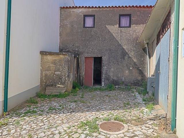 EXCELENTE OPORTUNIDADE DE INVESTIMENTO MORADIA PARA REABILITAR EM VILA NOVA DA BARCA