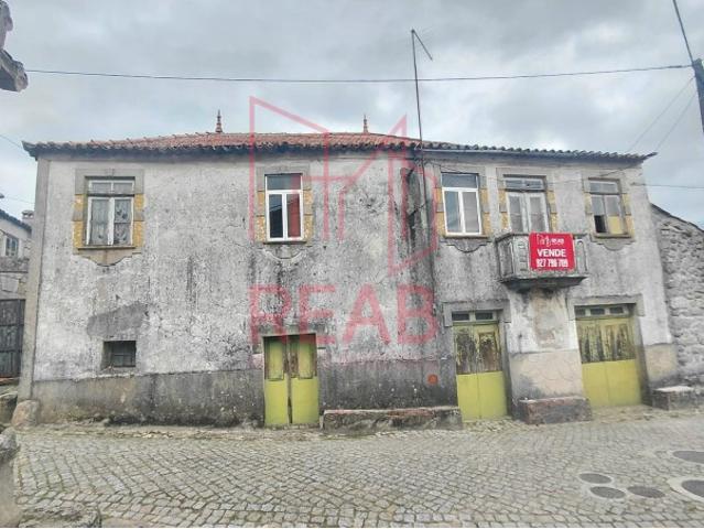Moradia para reabilitar em Carregal, Sernancelhe