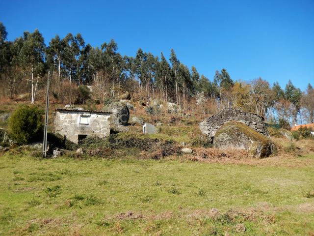 Moradia para Reabilitar em Padornelo, Paredes de Coura