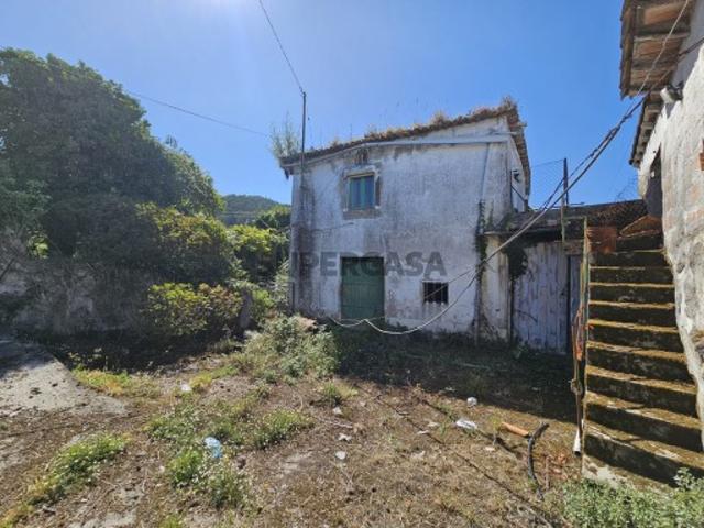 Quintinha com Moradia para Reconstrução