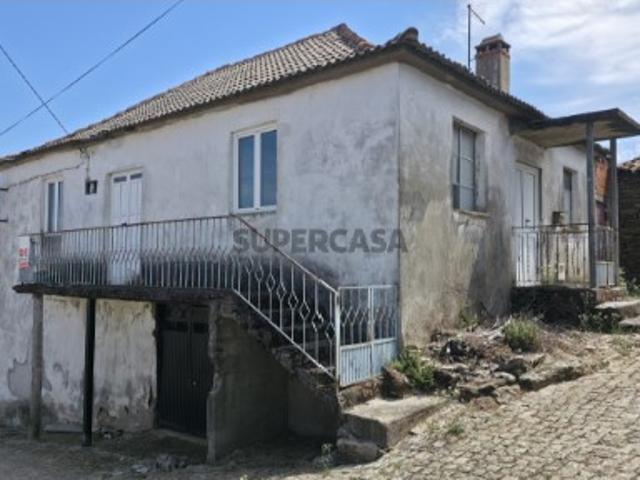 Moradia para reconstrução em Caravelas Mirandela