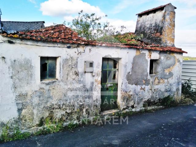 Moradia para reconstrução em Tremês