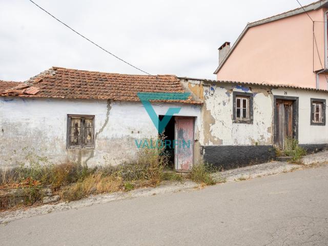 MORADIA para Reconstrução Total com Anexo de 108 m² – Barbas Novas, Almagreira | Pombal