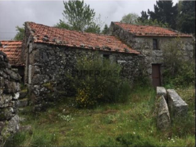 Moradia para reconstruir