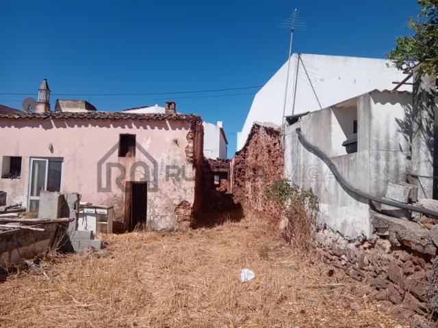 Moradia para Reconstruir A 5 Minutos do Centro de Salir