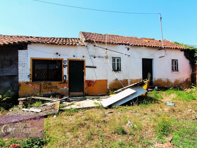 Moradia para reconstruir Barosa Leiria