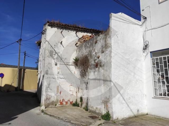 Moradia para Recuperação Total no Centro de Torres Novas