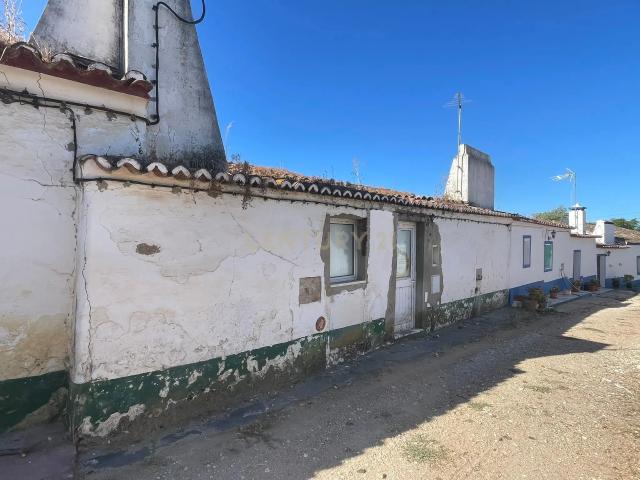 Moradia sem quintal para Recuperação em São Domingos de Ana Loura, Estremoz