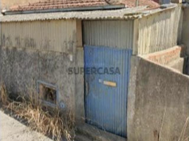 Moradia para recuperação em Salreu Estarreja