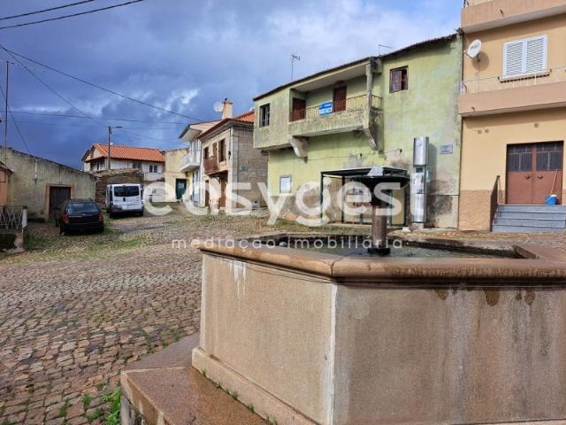 Moradia para recuperar na aldeia de Souto da Velha, Torre de Moncorvo