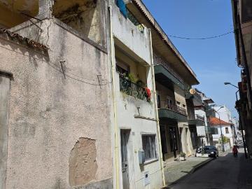 Moradia para recuperar no centro de Pombal Oportunidade de Investimento
