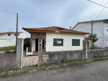 Moradia para recuperar a 3 km da praia