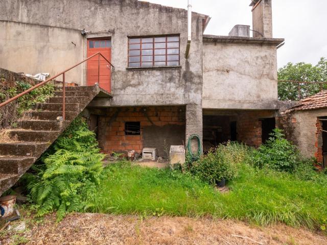 Moradia para Recuperar com 233m² – Secarias, Argani