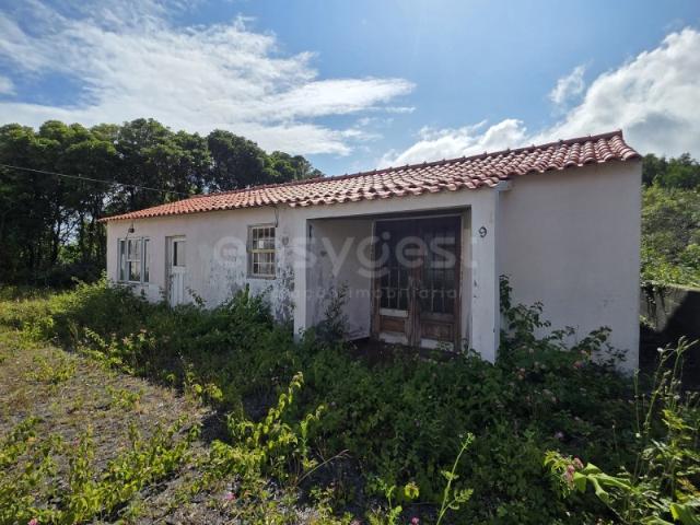 Moradia para Recuperar com Terreno Madalena, Ilha do Pico