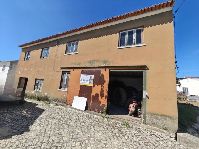 Moradia para Recuperar com Potencial em Quinhendros, Montemor o Velho