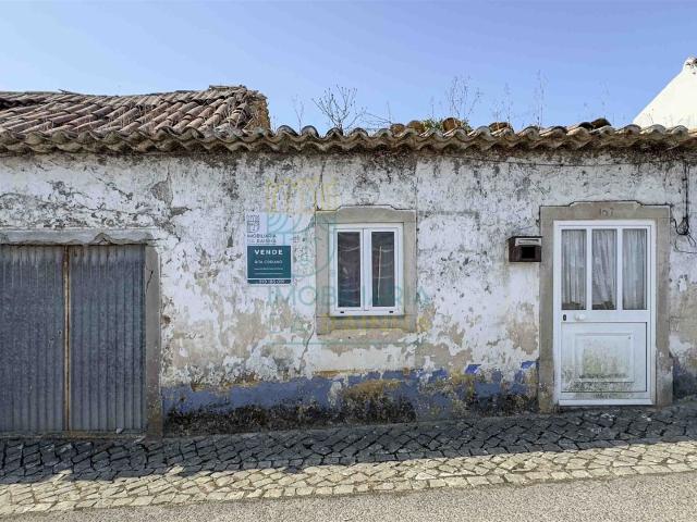 Moradia para Recuperar com Potencial Único – Lagoa de Óbidos 46m² Vau