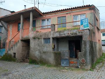 Moradia para Recuperar em Moreira Nelas