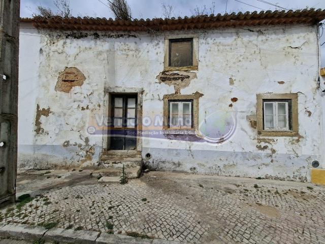 Moradia para recuperar em Salvaterra de Magos S584