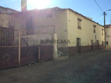 Moradia para recuperar +terreno urbano