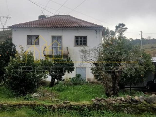 Moradia para Remodelação Total Rio Seco, Reguengo do Fetal