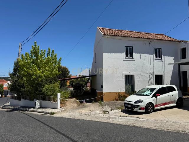 Moradia para remodelação em Tremês Santarém