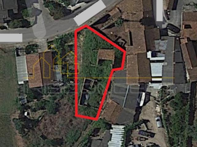 Moradia para remodelação na zona da Batalha