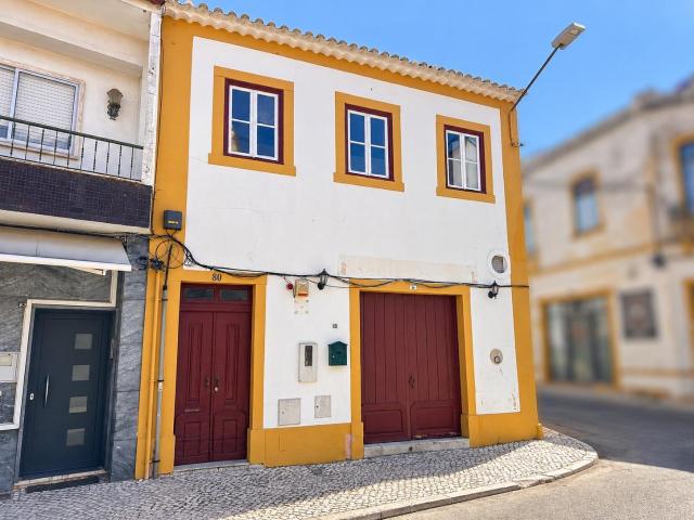 Moradia para Remodelar no Centro do Cartaxo