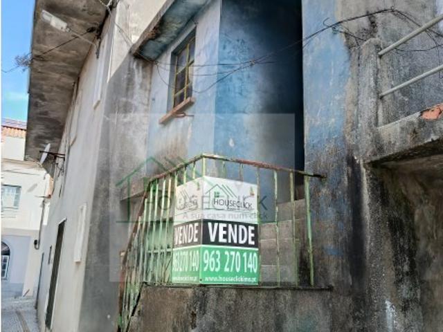 Moradia para remodelar em Santo Estevão concelho do Sabugal