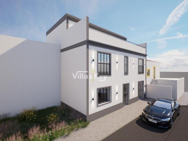 Moradia para renovação e terreno para construção no Algarve 232m² Estômbar e Parchal