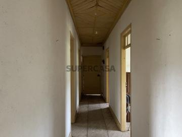 Moradia para Restauro com Terreno | Barreiro Lagares Colmeias Memória