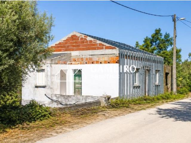 Moradia para Restauro com Terreno de 4.000 m² | Matas, Ourém