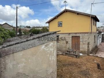 Moradia para Restauro em Creixomil, Guimaraes