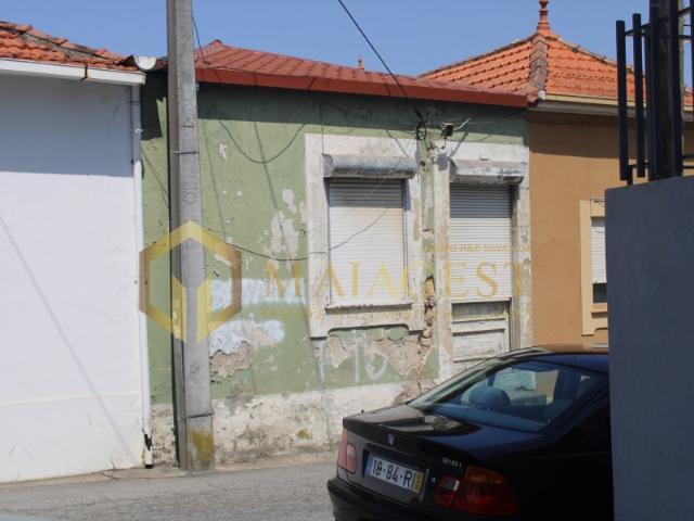 Moradia para Restauro em Oliveira do Douro
