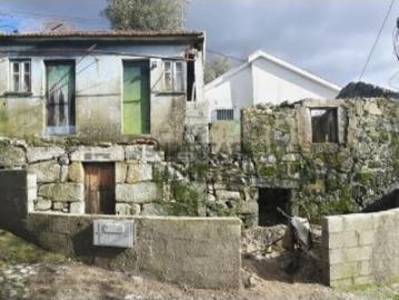 Moradia para Restauro em Quinchães, Fafe