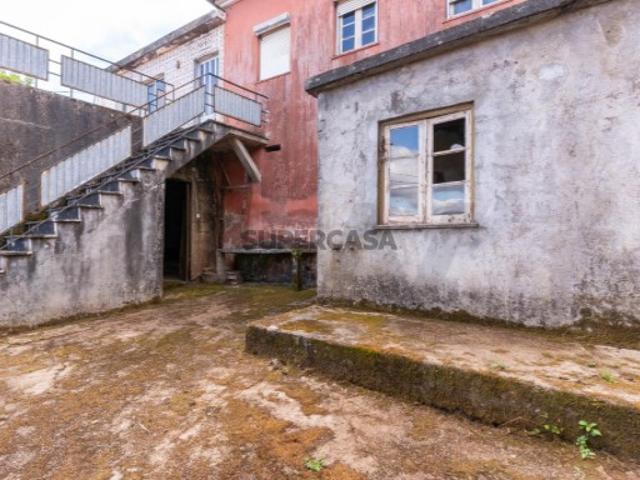 Moradia para restaurar em Semide, terreno 2300metros