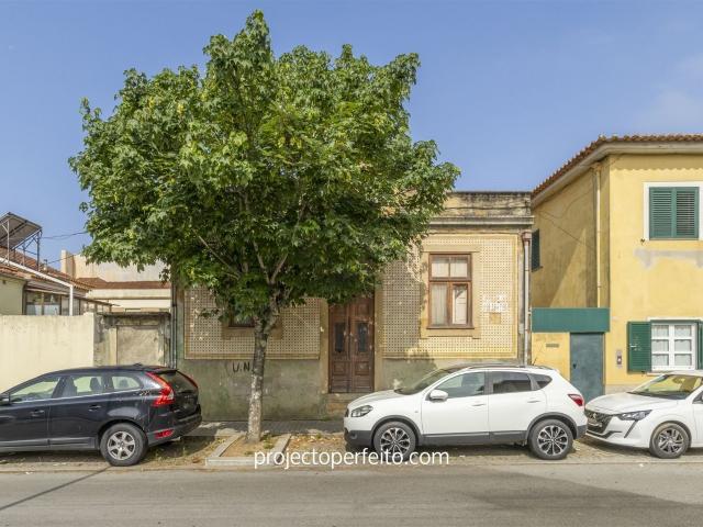 Moradia para Restaurar T4 Venda em Espinho,Espinho 153m² Espinho