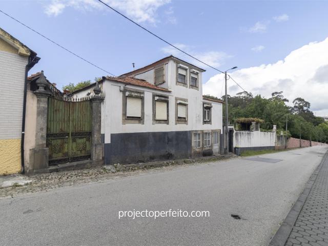 Moradia para Restaurar T5 Venda em Mafamude e Vilar do Paraí. 131m² Oliveira Do Douro