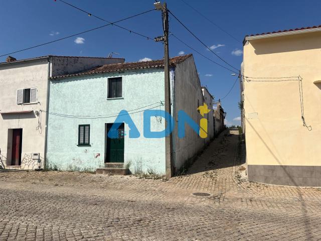 Moradia para venda com garagem e quintal