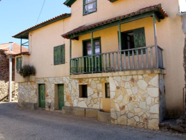 Moradia para venda em Castelãos, Macedo de Cavaleiros