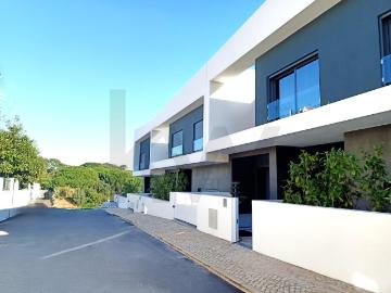 Moradia para Venda Loures Fanqueiro 4 suites piscina condomínio privado