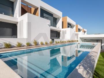 Moradia para Venda Loures Fanqueiro 4 suites piscina condomínio privado