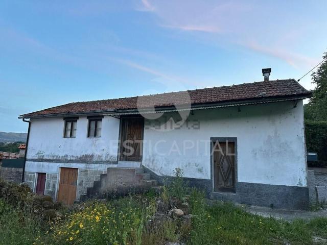 Moradia, Paredes de Viadores e Manhuncelos