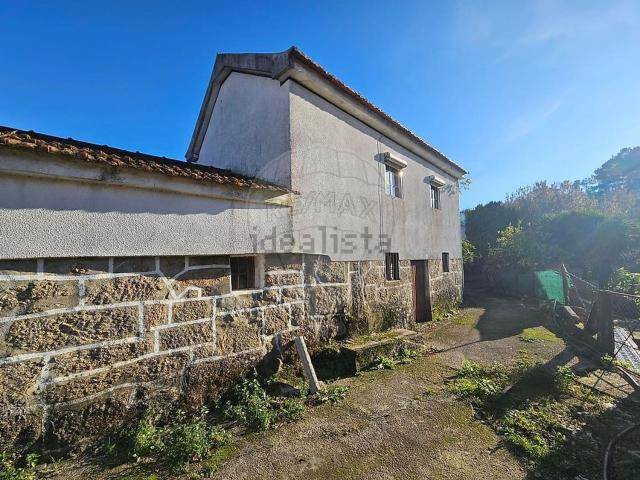Moradia, Paredes de Viadores e Manhuncelos