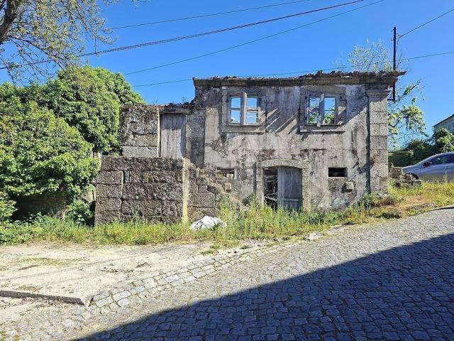 Moradia, Paredes de Viadores e Manhuncelos