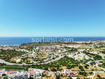 Moradia, Páteo, Albufeira e Olhos de Água