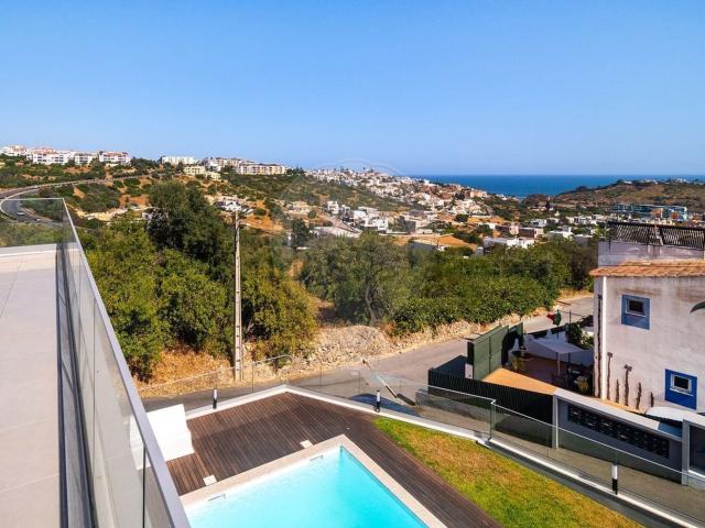 Moradia, Páteo, Albufeira e Olhos de Água