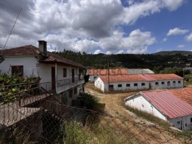 Moradia + Pavilhões Codeçoso, Celorico de Basto