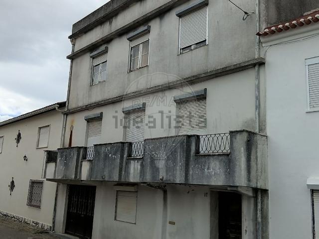 Moradia, Penhascoso