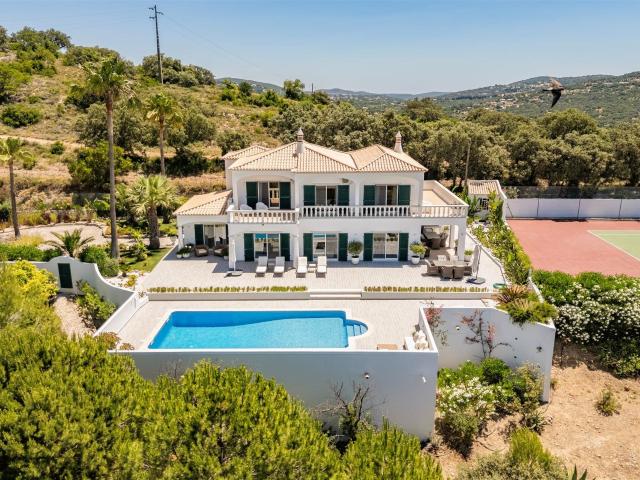 Moradia Pitoresca com Campo de Ténis e Vista Mar 239m² Loulé São Clemente