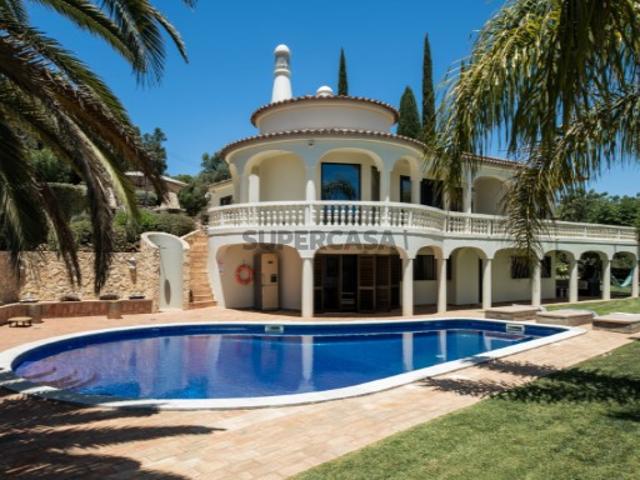 Moradia Portuguesa Clássica e Moderna com 5 Quartos a apenas 10 minutos da cidade histórica de Silves